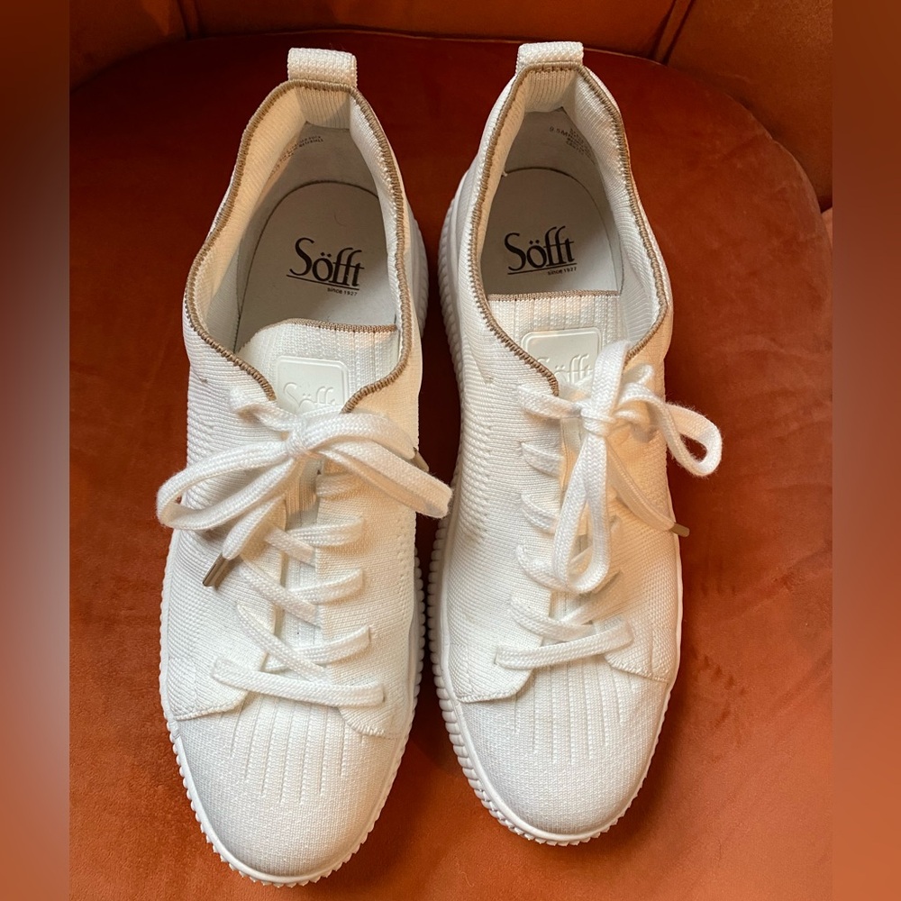 Sofft Faro women’s sneakers, size 9.5